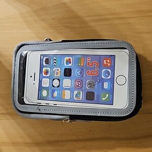 Sports phone holder arm pouch for phone touchscreen earplug hlder